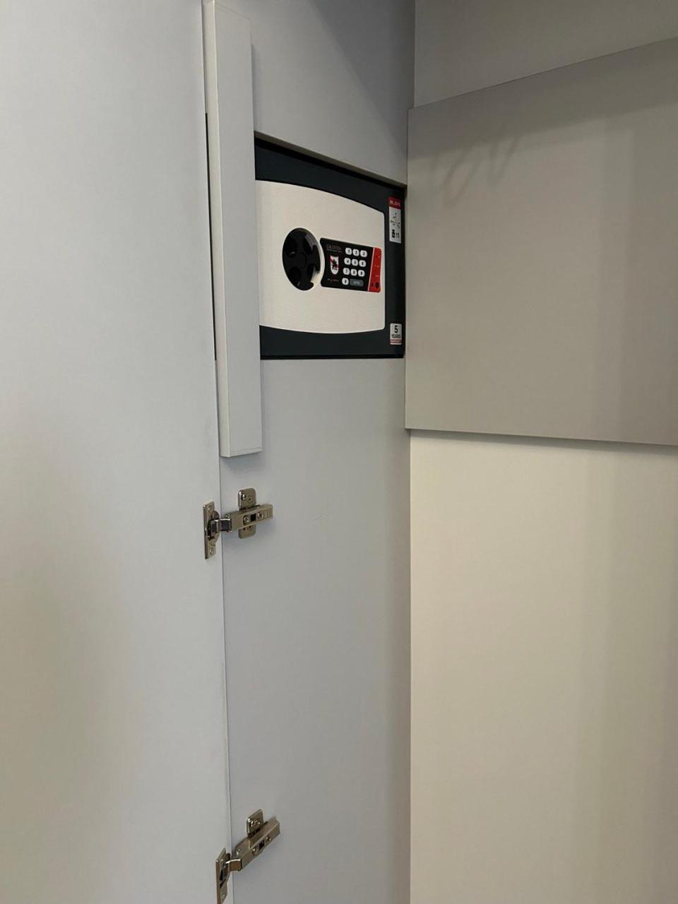 Seveneleven Apartments Черновцы Экстерьер фото